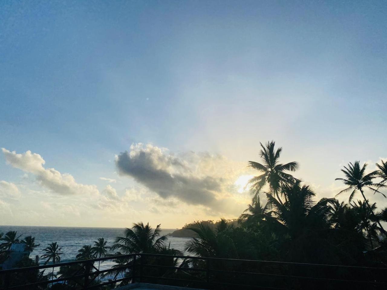 The Wave'S Guest House 米瑞莎 外观 照片
